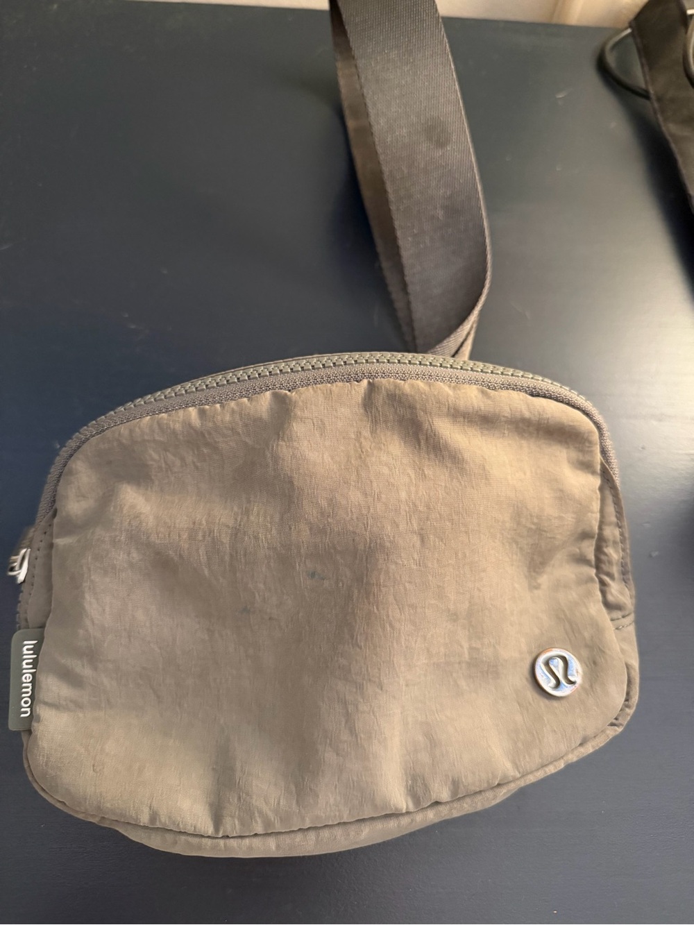 lululemon athletica Men's Olive Green Belt Bag
